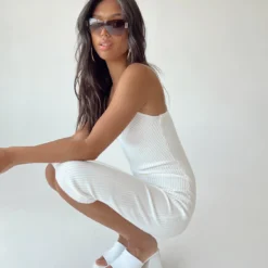 Princess Polly Oxford Midi Dress White -Modeoryx Sales Store 0 modelinfo Vivien us4 4bd1a60a 8e53 4c62 8aa6 fba2a09c02ab