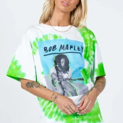 Bob Marley Oversized Tee White -Modeoryx Sales Store 1 modelinfo Emma Leigh us4 c8fd1584 d0b6 4741 9bca 440f67bd582e