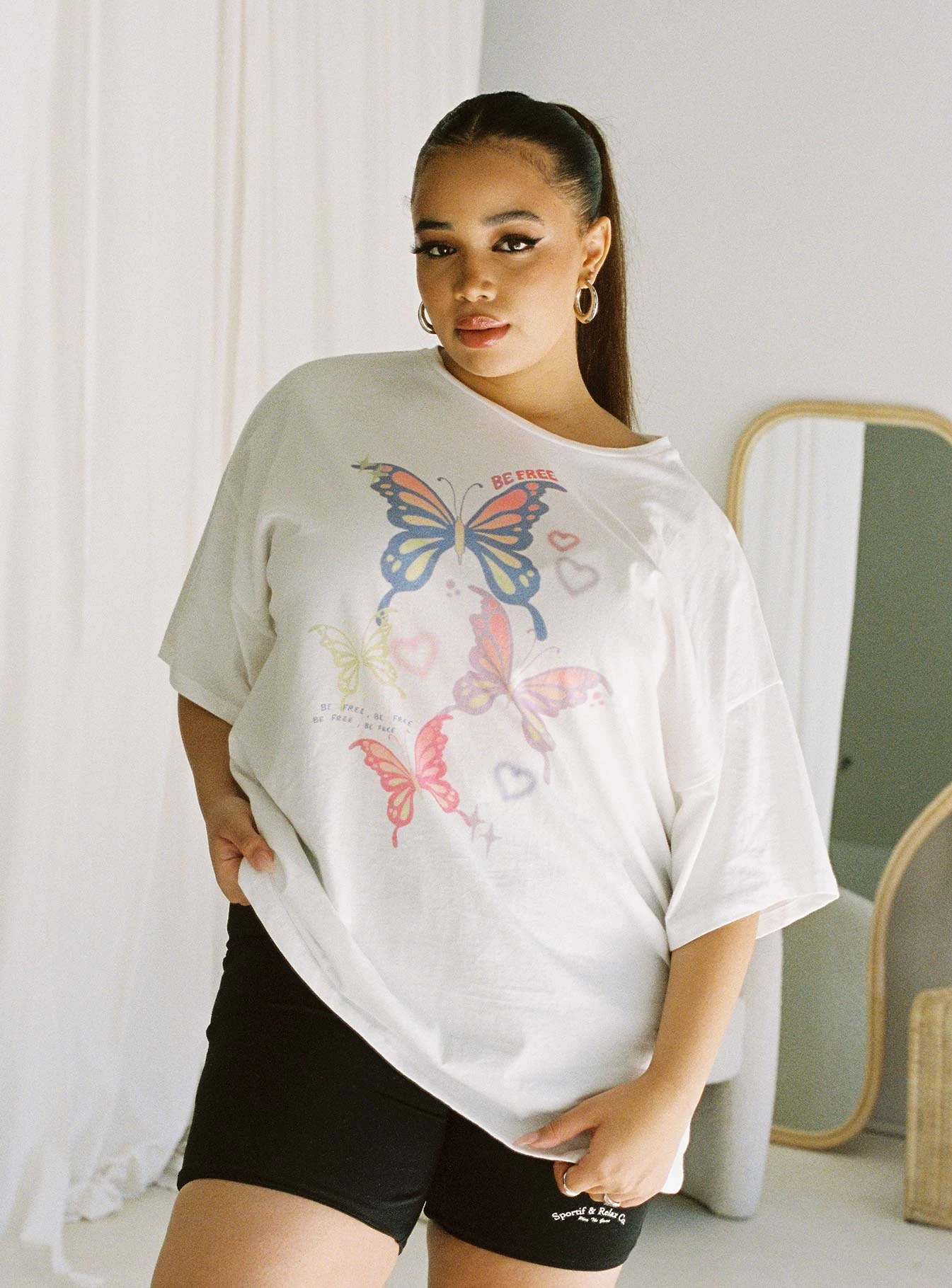 Butterfly Fields Tee White Curve 1 Butterfly Fields Tee White Curve