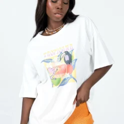 Princess Polly Tropicana Oversized Tee White -Modeoryx Sales Store 1 modelinfo cynthia us2 0df154a0 fba5 4aec 955a 51411f06f3c6