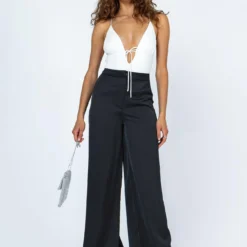 Princess Polly Dorothy Pants Black -Modeoryx Sales Store 2 modelinfo Alyssa us4 0b301b1f c081 4375 8594 49bcb3cf2aba