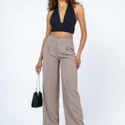 Princess Polly Rodney Pants Beige -Modeoryx Sales Store 2 modelinfo Alyssa us4 8933e634 3e9d 4e1e a05b 55f3f03a83ae