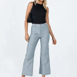 Milford Top Black -Modeoryx Sales Store 2 modelinfo Chelsea us4 f3f03c5a b956 4f66 8e1b 7d65bf2d18a9