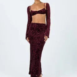 Princess Polly Tomkins Top Red -Modeoryx Sales Store 2 modelinfo Christy us2 04429ae8 20e1 4b9f 8e39 c40b28be717b