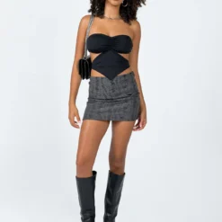 Princess Polly Damon Top Black 7 Princess Polly Damon Top Black -Modeoryx Sales Store 2 modelinfo Cindy us2 bb0d9c1b 51b2 4e9b 8826 6964943b1197