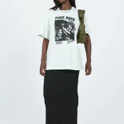 Princess Polly Punk Rock Show Oversized Tee Grey -Modeoryx Sales Store 2 modelinfo Cynthia us4 61110787 362a 46c1 9493 2ea97eb27270