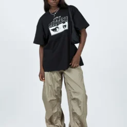 House Of Mystery Oversized Tee Black 8 House Of Mystery Oversized Tee Black -Modeoryx Sales Store 2 modelinfo Cynthia us4 b6db57d4 4246 4bd3 8c04 4e9bed8bc5cc