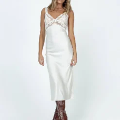 Bel Air Midi Dress Ivory -Modeoryx Sales Store 2 modelinfo Oliva us2 b632be6e c61c 4edd 9bb1 bc2a08d095e3