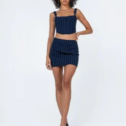 Princess Polly Josie Top Blue -Modeoryx Sales Store 2 modelinfo bella us2 ab857000 8e8c 4a04 906c 16ff9cb30b35