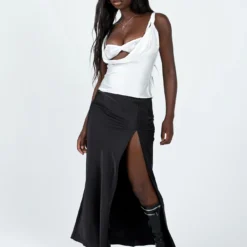 Delilah Top White -Modeoryx Sales Store 2 modelinfo cynthia us4 4ed6a7b4 6dec 4ce7 ba57 9724856d1980