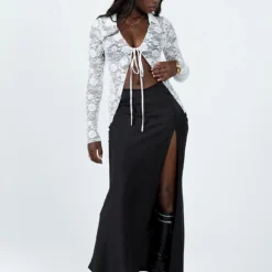 Princess Polly Shallard Lace Long Sleeve Top White -Modeoryx Sales Store 2 modelinfo cynthia us4 d3202ac0 ccad 45f0 b283 0339c8d07d6f