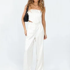 Princess Polly Amalia Pants Beige Satin -Modeoryx Sales Store 2 modelinfo elise us2 b55045b1 392f 457a 9096 3726505a76bf