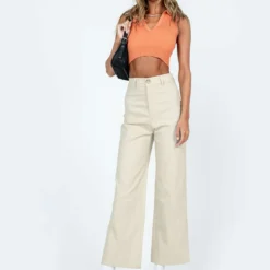 Princess Polly Carter Pants Beige -Modeoryx Sales Store 2 modelinfo fiona us0 f35cc8c9 1a1f 4276 864c 46e252f8c96d