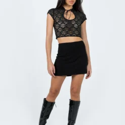 Princess Polly Amity Lace Top Black -Modeoryx Sales Store 2 modelinfo jess us2 07cb6e3a 7861 4fbf be27 3ac60eb1aedd