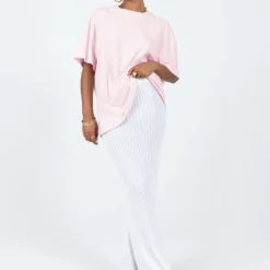 Flower Market Oversized Tee Pink -Modeoryx Sales Store 2 modelinfo lola us4 879dd8bf f492 44a0 963f e6105b0b7079