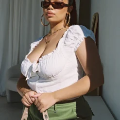 Elouise Crop Top White Curve -Modeoryx Sales Store 2 modelinfo miccy us14 8486fa4e 5704 42ae a2f5 255418c580ac