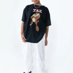 Looney Tunes Taz Oversized Tee Black -Modeoryx Sales Store 2 modelinfo sarah us6 79395885 dbb6 47f9 8c10 3b94bcad77f9