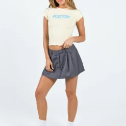 Princess Polly Vacation Forever Tee Cream / Blue -Modeoryx Sales Store 2 modelinfo saskia us2 9979c6ed b0a1 45f6 993f b05c1c8a82d9