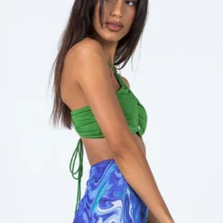 Princess Polly Jalen Top Green -Modeoryx Sales Store 3 modelinfo Jess US2 afebd8cd dc1f 4cb3 bd26 eb7f2f5d5c83