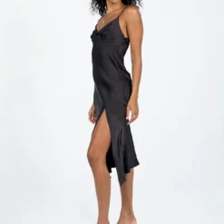 Marilyn Midi Dress Black -Modeoryx Sales Store 3 modelinfo Kristen us2 389bc615 6e6c 458f bbc2 f8f743f1fa93