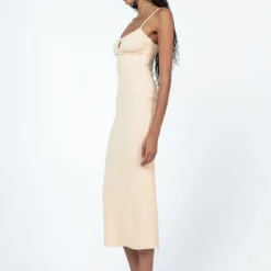 Princess Polly Maila Midi Dress Beige -Modeoryx Sales Store 3 modelinfo ayanna us2 8868ec40 881b 41e3 9eb0 f2a710f3399b