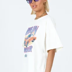 Princess Polly Ride On Oversized Tee White 6 Princess Polly Ride On Oversized Tee White -Modeoryx Sales Store 3 modelinfo cassandra US2 a8b2814c 6656 419b ada3 75fb5f9a6464