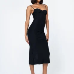 Princess Polly Fe Midi Dress Black -Modeoryx Sales Store 3 modelinfo chiara us2 721cd74f 4a74 46a8 9f76 bb7d2210eb1b