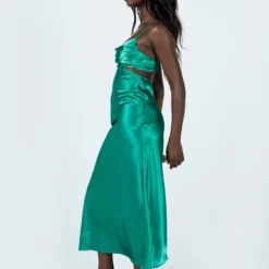 Princess Polly Giselle Midi Dress Green -Modeoryx Sales Store 3 modelinfo cynthia us2 653bf793 cfd1 4a44 b753 3065da6ea23d