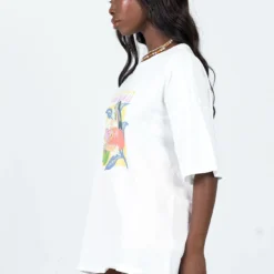 Princess Polly Tropicana Oversized Tee White -Modeoryx Sales Store 3 modelinfo cynthia us2 f5c39823 a163 492d b705 c46fe6064cf8
