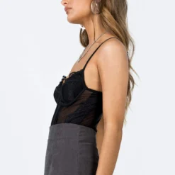 Princess Polly Brentwood Bodysuit Black -Modeoryx Sales Store 3 modelinfo elise us2 1d6b3912 1057 4724 adb3 9684491f1551