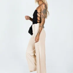 Princess Polly Toledo Pants Beige -Modeoryx Sales Store 3 modelinfo emma leigh us4 cfc6eef9 eb05 49ac b41e db633c493673