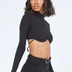Princess Polly Jordan Long Sleeve Crop Top Black -Modeoryx Sales Store 3 modelinfo feturi US2 9422eef7 8702 46a8 96fc d0ff7a95e563