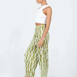 Princess Polly Taina Pleated Wide Leg Pants Green Multi -Modeoryx Sales Store 3 modelinfo kiana us2 b2946d1c 4f9b 47d1 81fc f0d175e2de1f