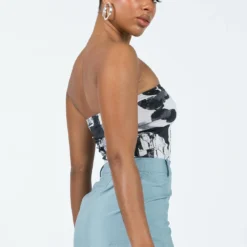 Motel Shae Top Photo Collage Grey -Modeoryx Sales Store 3 modelinfo lola us4 11d01800 fb58 4a47 a0c5 c340aeb60916