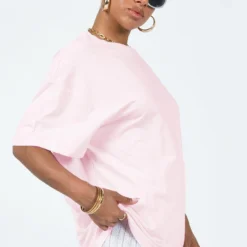 Flower Market Oversized Tee Pink -Modeoryx Sales Store 3 modelinfo lola us4 6c7d1501 7fad 47ec 8790 43e25e793920