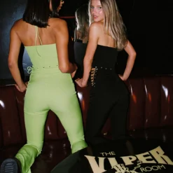 Princess Polly Mid Way Laced Flare Pants Green -Modeoryx Sales Store 4 modelinfo Chiara us4 085b1497 85ae 45da a06f 1737f8acc382