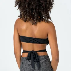 Princess Polly Damon Top Black 9 Princess Polly Damon Top Black -Modeoryx Sales Store 4 modelinfo Cindy us2 c5fcb8b2 977f 433e a9e1 32a2c5f9b458