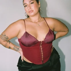 Palisade Corset Top Red Curve 7 Palisade Corset Top Red Curve -Modeoryx Sales Store 4 modelinfo Javi us14 86b0b562 22c3 4c17 837e e7ebbb79b4c7