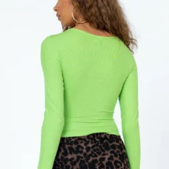 Princess Polly Nolen Long Sleeve Top Green -Modeoryx Sales Store 4 modelinfo alyssa us4 c0d1ef03 6a66 4360 be38 0dc4796668a9
