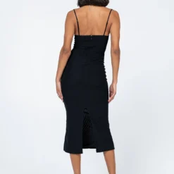 Princess Polly Fe Midi Dress Black -Modeoryx Sales Store 4 modelinfo chiara us2 fb3c9ed9 7622 4c9b 9318 0a0e61d3bc88