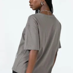 Princess Polly Colorado Graphic Tee Grey -Modeoryx Sales Store 4 modelinfo cynthia us4 32db53e0 e527 4c94 8e0a 94d2965fe8c1