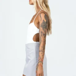 Princess Polly Adele Bodysuit White -Modeoryx Sales Store 4 modelinfo emma leigh US4 1f59180c fa1a 411e a3a7 e48c738b911d