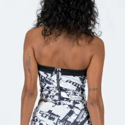 Princess Polly Cazale Strapless Top Black / White 11 Princess Polly Cazale Strapless Top Black / White -Modeoryx Sales Store 4 modelinfo kristen us2 71b91d95 fbf2 40cf b308 d319ed13b337