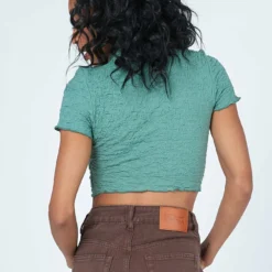 Princess Polly Imani Top Green -Modeoryx Sales Store 4 modelinfo lyric us2 cbcd4d56 ff1c 45c7 b711 7e3fd60a9dd2