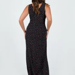 Princess Polly Garrick Maxi Dress Black / Red -Modeoryx Sales Store 4 modelinfo mikayla us8 fdb6f44e 9775 47ae b9b3 02c80c02638b