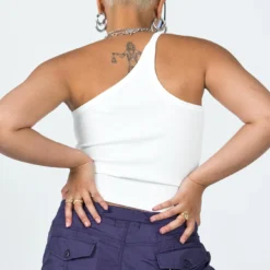 Princess Polly Kamilla Top White -Modeoryx Sales Store 4 modelinfo sarah us4 44537ed2 2ece 4c71 af1d 8f047369ec75