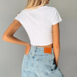 Princess Polly Scooby-Doo Surf's Up Cropped Tee White -Modeoryx Sales Store 4 842160da ddca 4fe1 9154 a28f4fe834d1