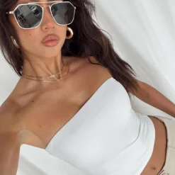 Tomlin Top White -Modeoryx Sales Store 5 modelinfo Josephine us2 b6496457 cb6a 4a32 bb72 6dda434e2afd