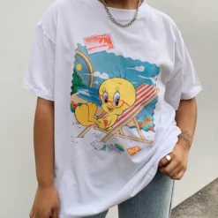 Looney Tunes Tweety Post Card Vacation Oversized Tee White -Modeoryx Sales Store 5 modelinfo Sarah us6 07d9dcde b668 428b 91dd 81c8ec47ce46