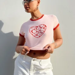 Princess Polly Bob Marley One Love One Heart Cropped Tee Pink -Modeoryx Sales Store 6 modelinfo sarah us4 daabc87c 4442 4476 bc8e 44e130d78ec4